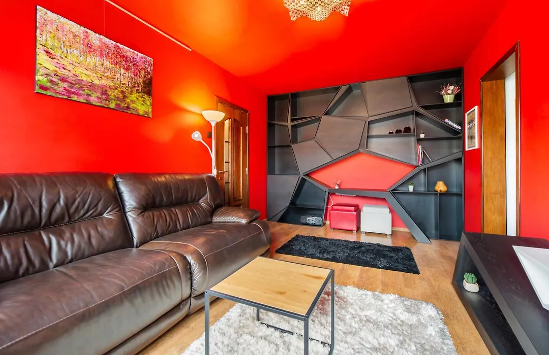 Certo Apartment -Vibrant And Modern Retreat-1