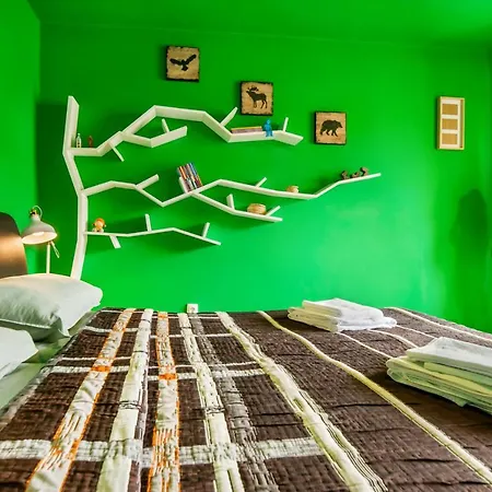 Certo Apartment -Vibrant And Modern Retreat-3